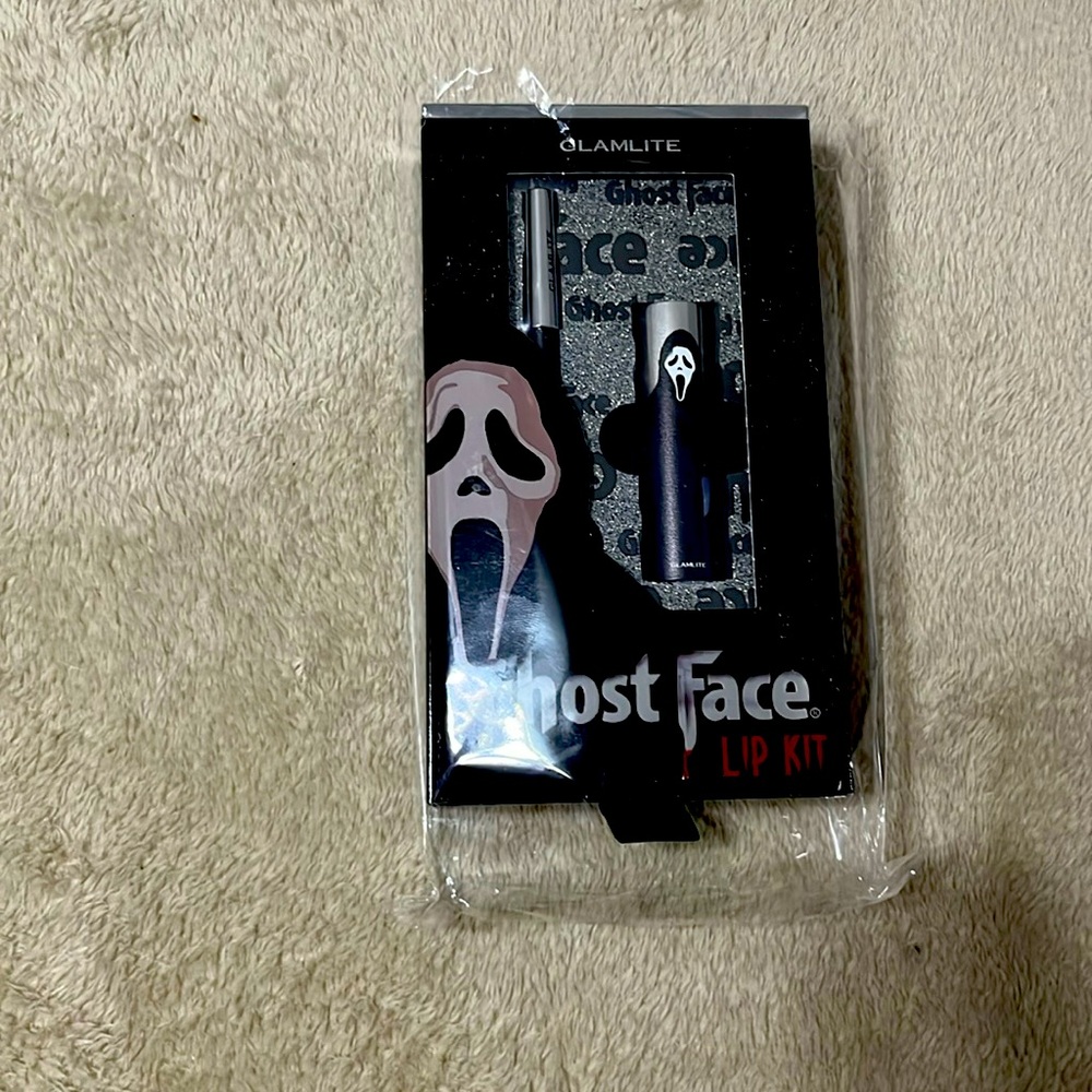 Glamlite Ghost Face Lip Kit
